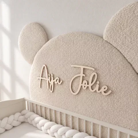 Namensschild Baby aus Holz personalisiert mit Namen fürs Babyzimmer