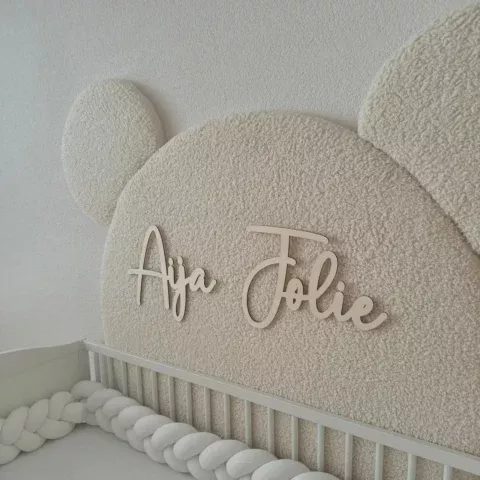 Namensschild Baby aus Holz personalisiert mit Namen fürs Babyzimmer