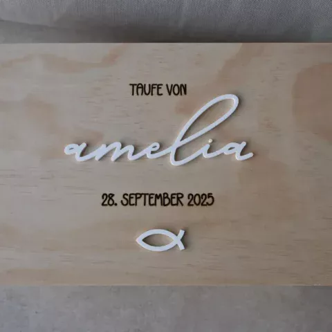 Personalisierte Taufkiste mit Namen aus Holz – Geschenk zur Taufe