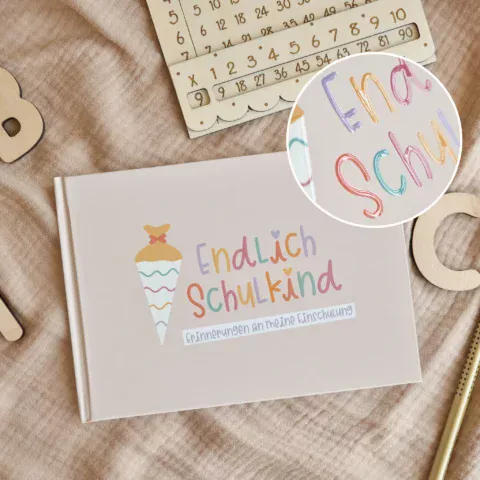 Einschulung Erinnerungsbuch bunt lackiert als Geschenk zur Einschulung