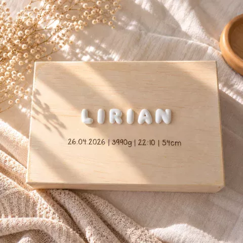 Personalisierte Erinnerungskiste aus Holz mit matten 3D Bubble Buchstaben und Namen – Baby Erinnerungsbox zur Geburt
